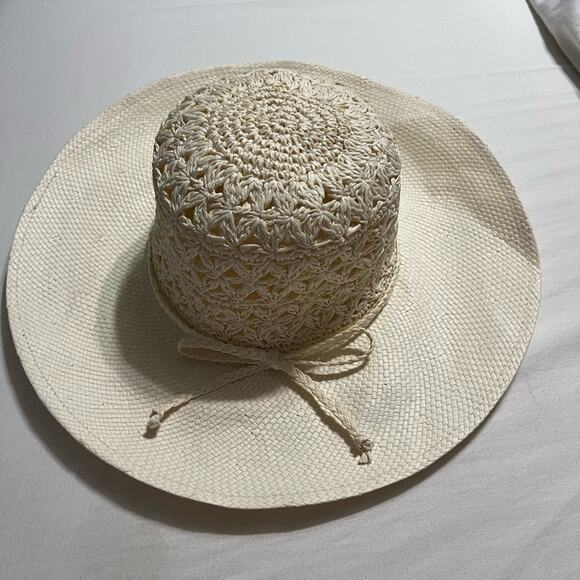 COPY - WOMAN’S white straw Hat - Picture 1 of 14